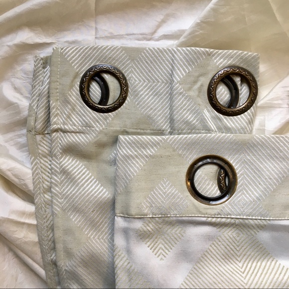 2 light sage green curtains 40w x 84l - Picture 1 of 5